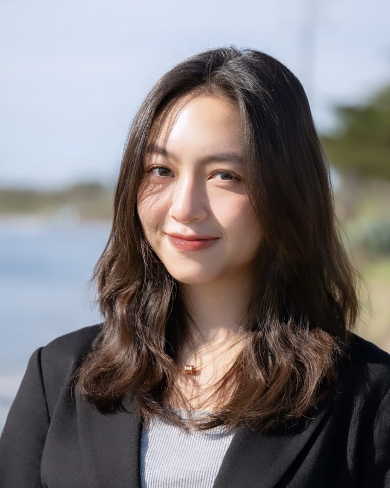 Headshot — Shelley Weng